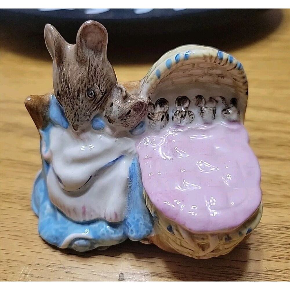 Vintage BEATRIX POTTER HUNCA MUNCA 1951 BESWICK ENGLAND Figurine